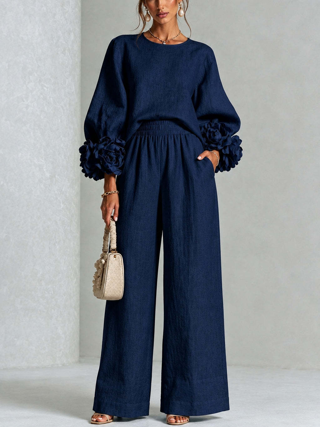 Ensemble Liliana deux pièces à poignets fleuris - Noir