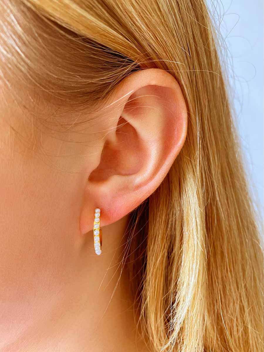 Petites boucles d’oreilles à perles – Or rose