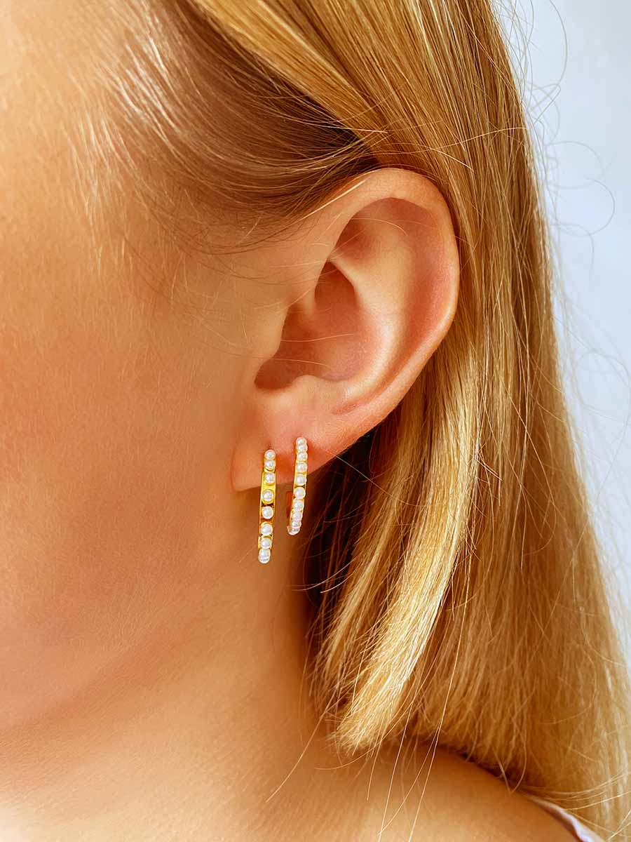Petites boucles d’oreilles à perles – Argenté