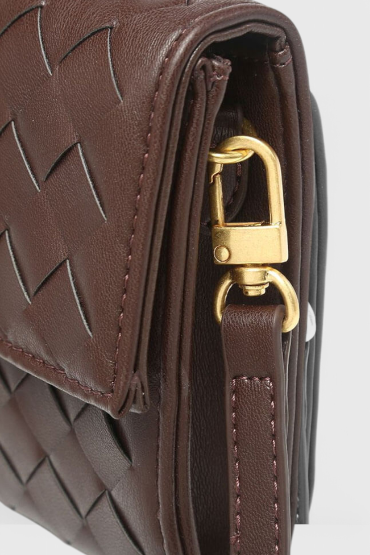 Melanie Pochette con Detalle de Nudo Dorado